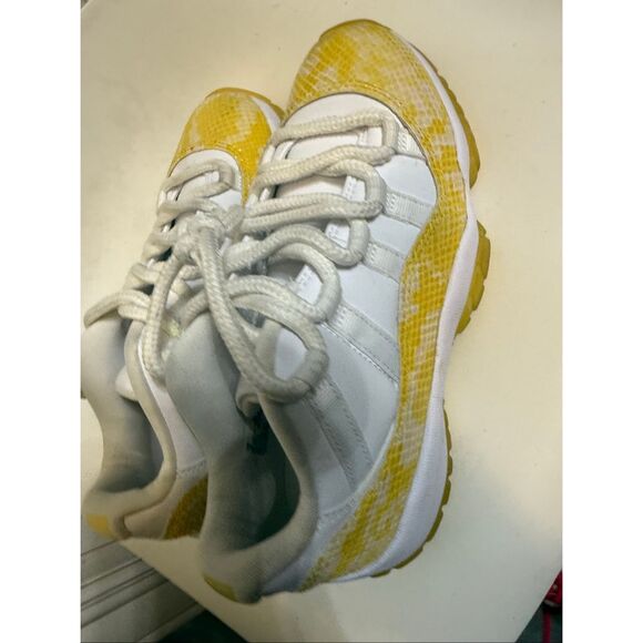 Jordan Women's Air Jordan 11 Retro Low Sneakers Yellow Snakeskin Gold Size 5 - Picture 1 of 11